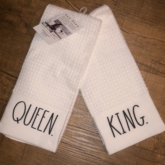 Rae Dunn Other - Rae Dunn King/Queen Kitchen Towel Set